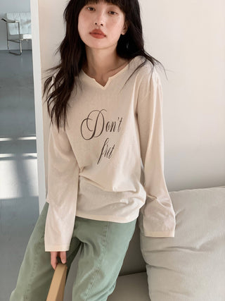 V-neck long sleeve