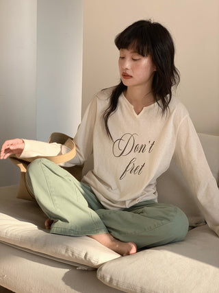 V-neck long sleeve