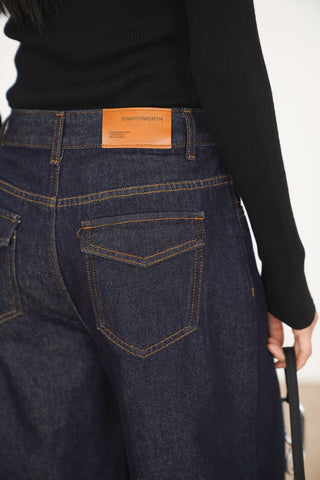 dark blue jeans
