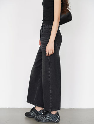 washed cropped jeans