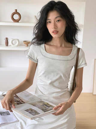 U-collar dress