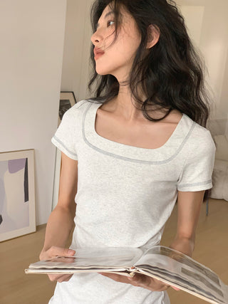 U-collar dress