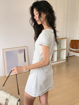 U-collar dress