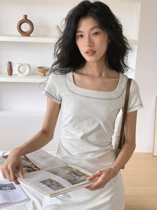 U-collar dress