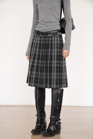 pleated plaid skirt