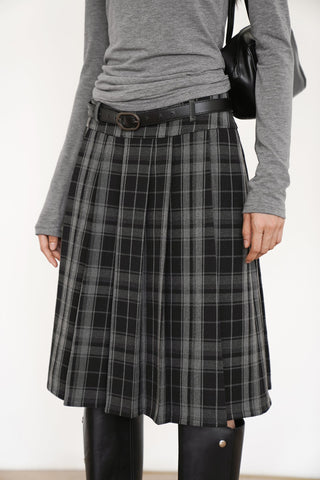 pleated plaid skirt