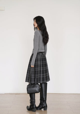 pleated plaid skirt