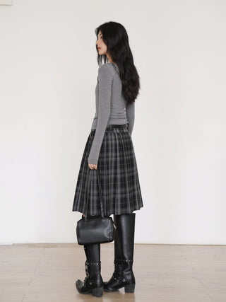 pleated plaid skirt