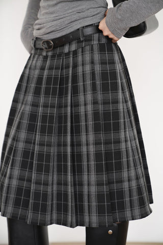 pleated plaid skirt