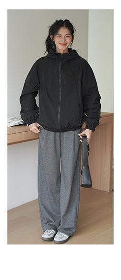 gray sweatpants