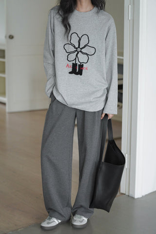 gray sweatpants