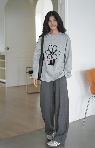 gray sweatpants