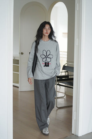 gray sweatpants