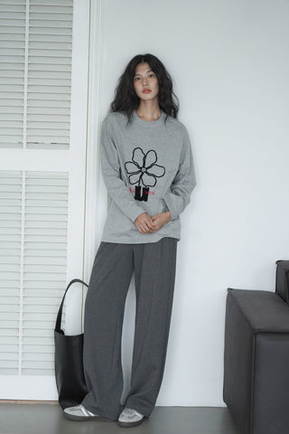 gray sweatpants