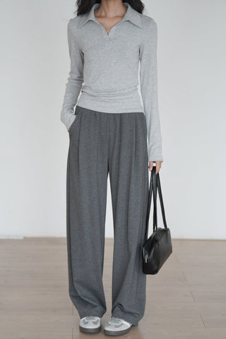 gray sweatpants