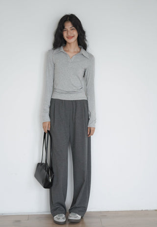 gray sweatpants