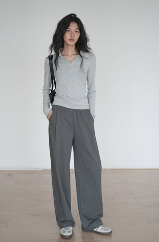 gray sweatpants