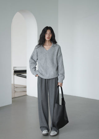gray sweatpants