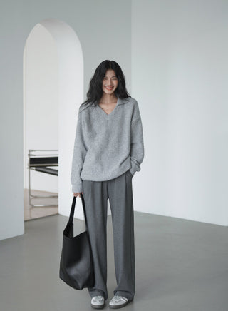gray sweatpants