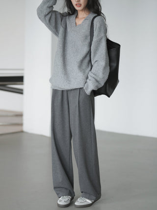 gray sweatpants