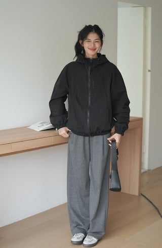 gray sweatpants