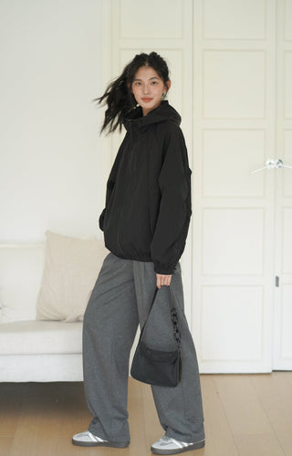 gray sweatpants