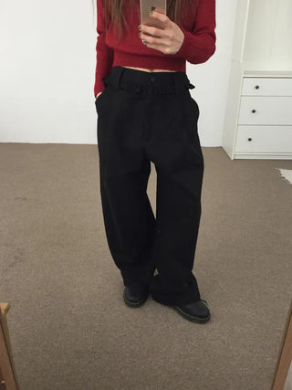 Comfortable yet stylish wide-leg slacks with an elastic waistband