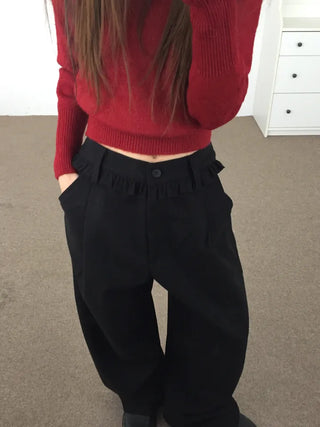 Comfortable yet stylish wide-leg slacks with an elastic waistband