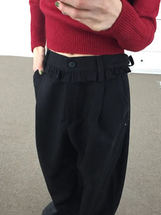 Comfortable yet stylish wide-leg slacks with an elastic waistband