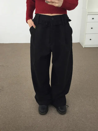 Comfortable yet stylish wide-leg slacks with an elastic waistband