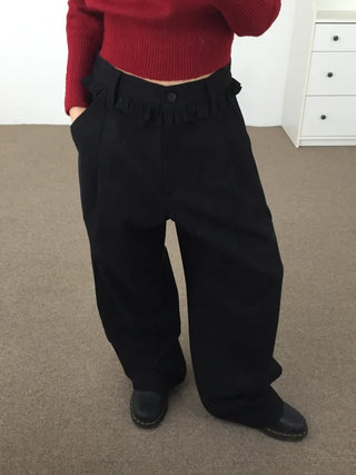 Comfortable yet stylish wide-leg slacks with an elastic waistband