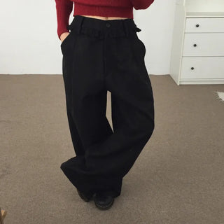 Comfortable yet stylish wide-leg slacks with an elastic waistband