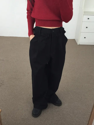 Comfortable yet stylish wide-leg slacks with an elastic waistband