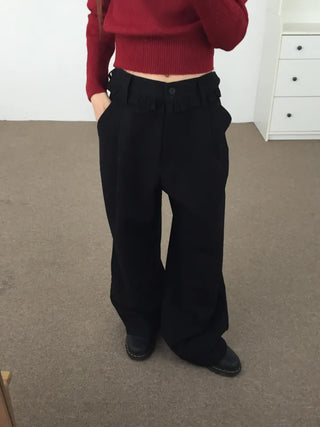 Comfortable yet stylish wide-leg slacks with an elastic waistband