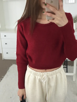 Delicate fit semi-cropped daily knit