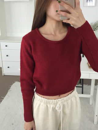 Delicate fit semi-cropped daily knit