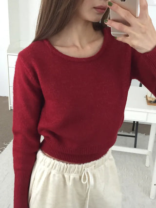 Delicate fit semi-cropped daily knit