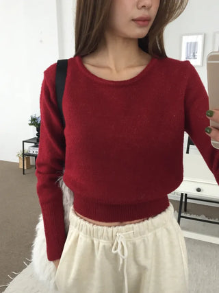 Delicate fit semi-cropped daily knit