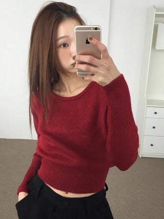 Delicate fit semi-cropped daily knit
