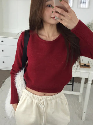 Delicate fit semi-cropped daily knit