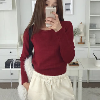 Delicate fit semi-cropped daily knit
