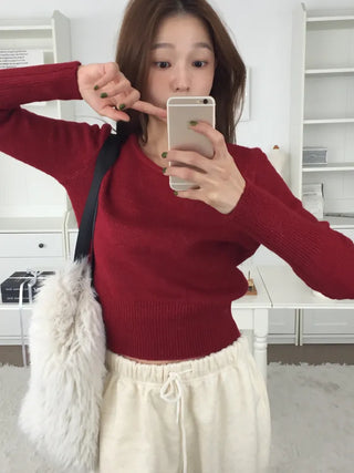 Delicate fit semi-cropped daily knit