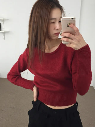 Delicate fit semi-cropped daily knit