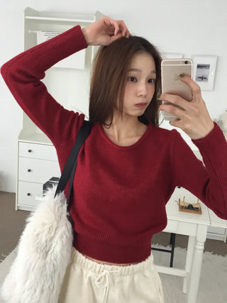 Delicate fit semi-cropped daily knit