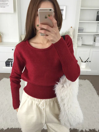Delicate fit semi-cropped daily knit