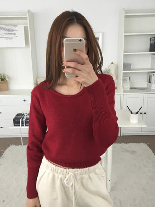Delicate fit semi-cropped daily knit