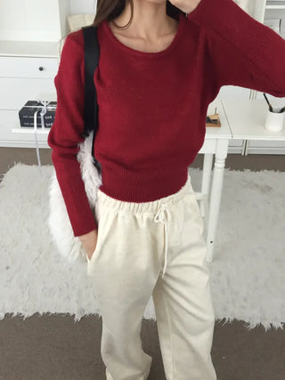 Delicate fit semi-cropped daily knit