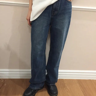 Neat-fit medium-wash denim pants for everyday wear
