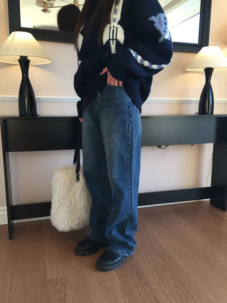 Neat-fit medium-wash denim pants for everyday wear
