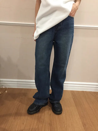 Neat-fit medium-wash denim pants for everyday wear